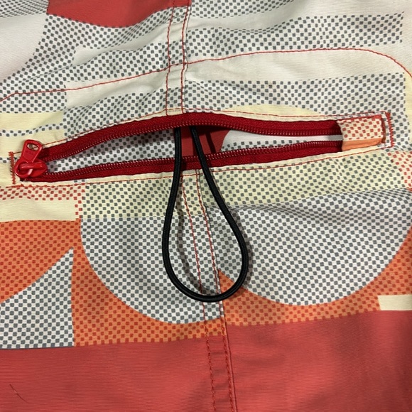 Patagonia Board Shorts Men’s 32 Orange Yellow Cream Zippered Pockets Logo - Picture 2 of 11